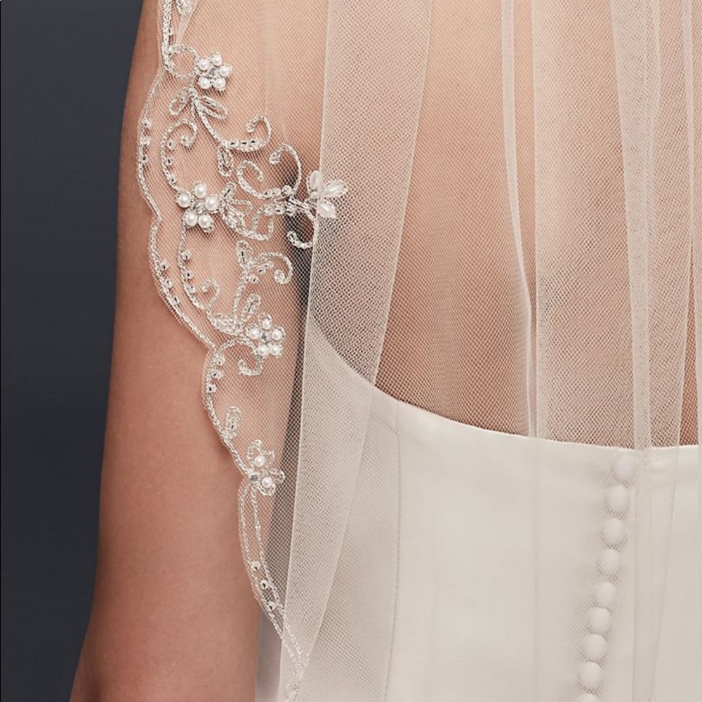 David’s Bridal Mid-length Veil